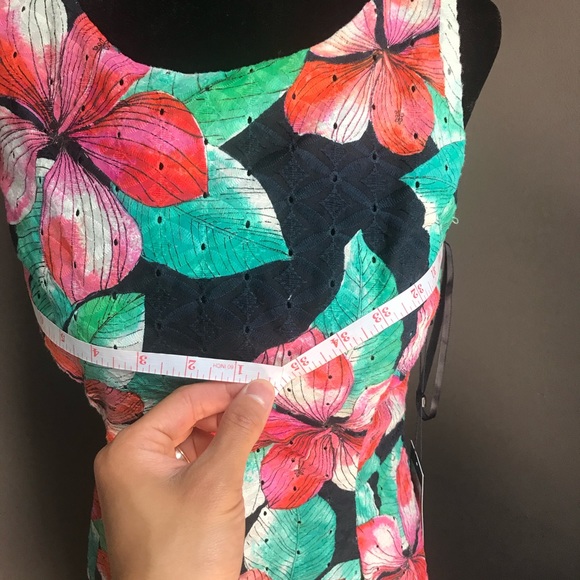 NWT  Tommy Hilfiger Flower Dress - Picture 7 of 9